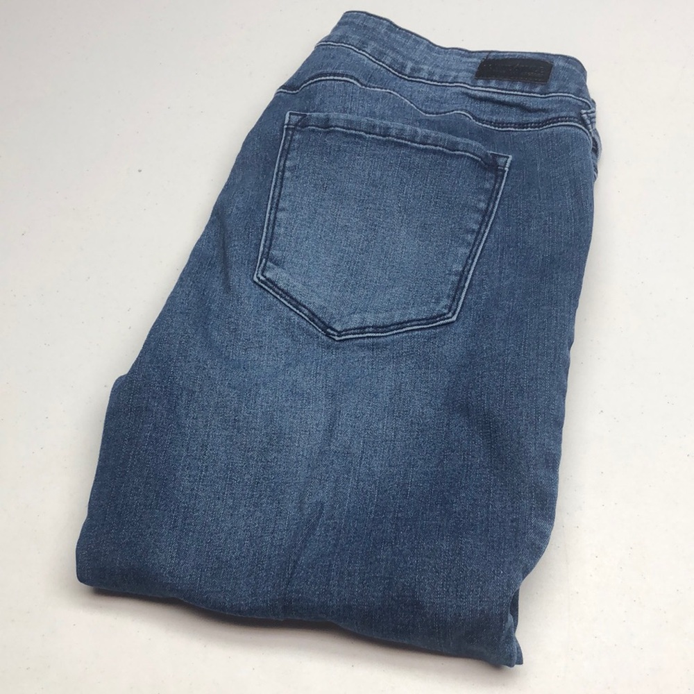 DISTRESS SOUND/STYLE SLIM FIT HIGH-RISE STRAIGHT JEANS 12/31x28 ⭐️